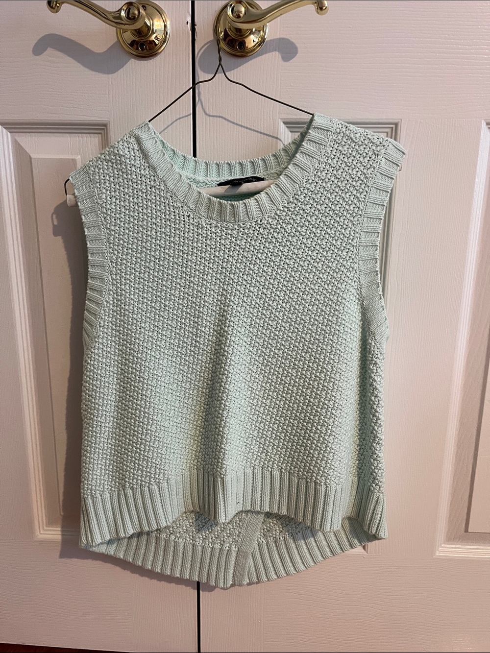 Light green knit sweater vest with textured weave - Picture 1 of 3